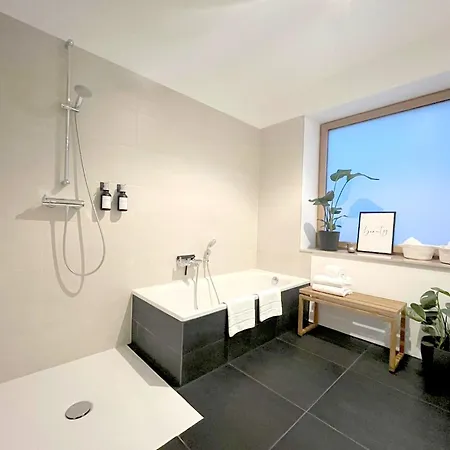 Blueberry Living - Wohlfuehl-apartment Starnberger See, Design, Sport & Tutzing